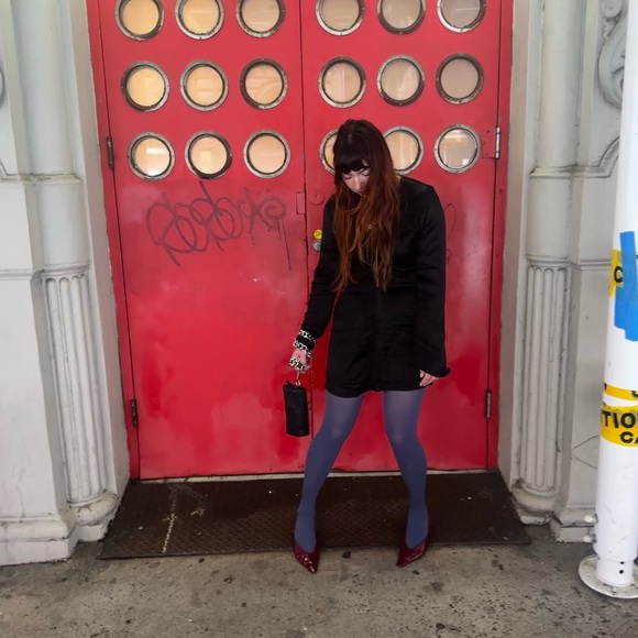 Meet your Posher, Caitlin - Picture 1 of 1